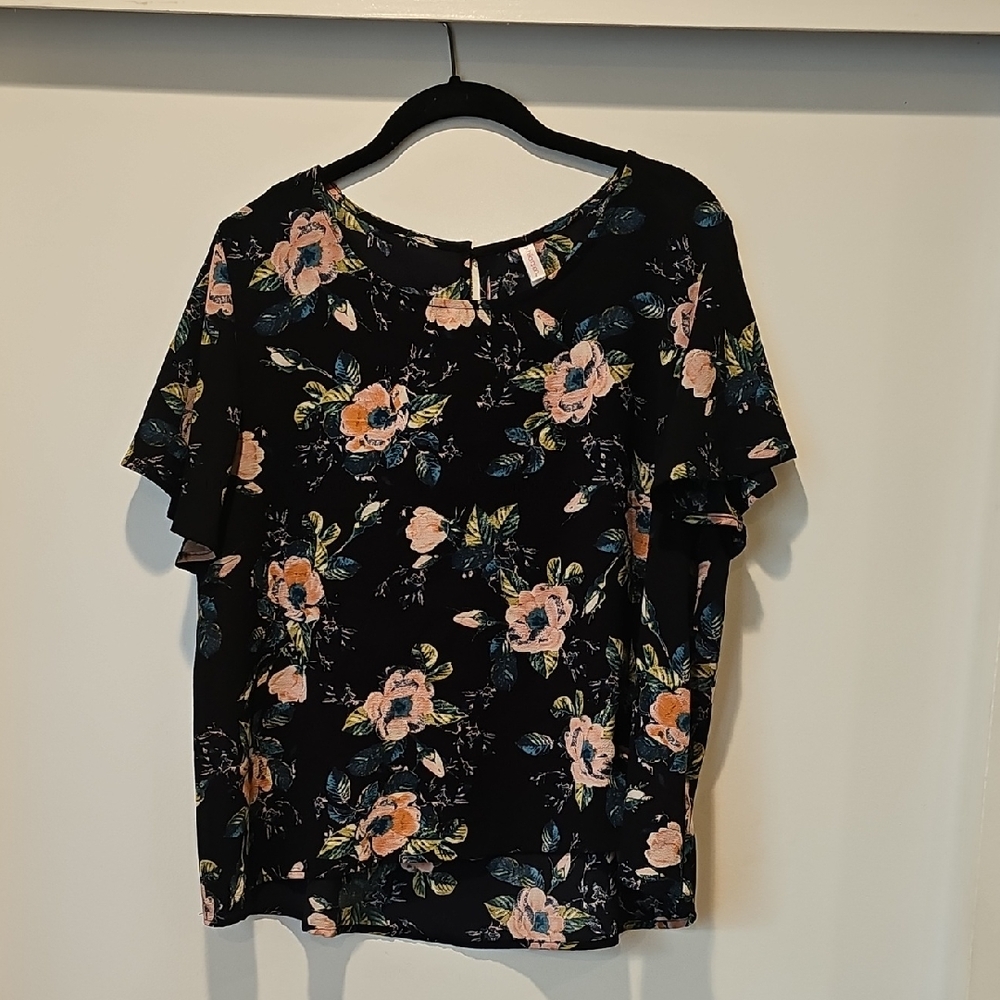 Xhilaration Black Floral Women's Blouse